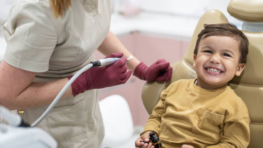 Prvi posjet djeteta stomatologu, child's first visit to the dentist